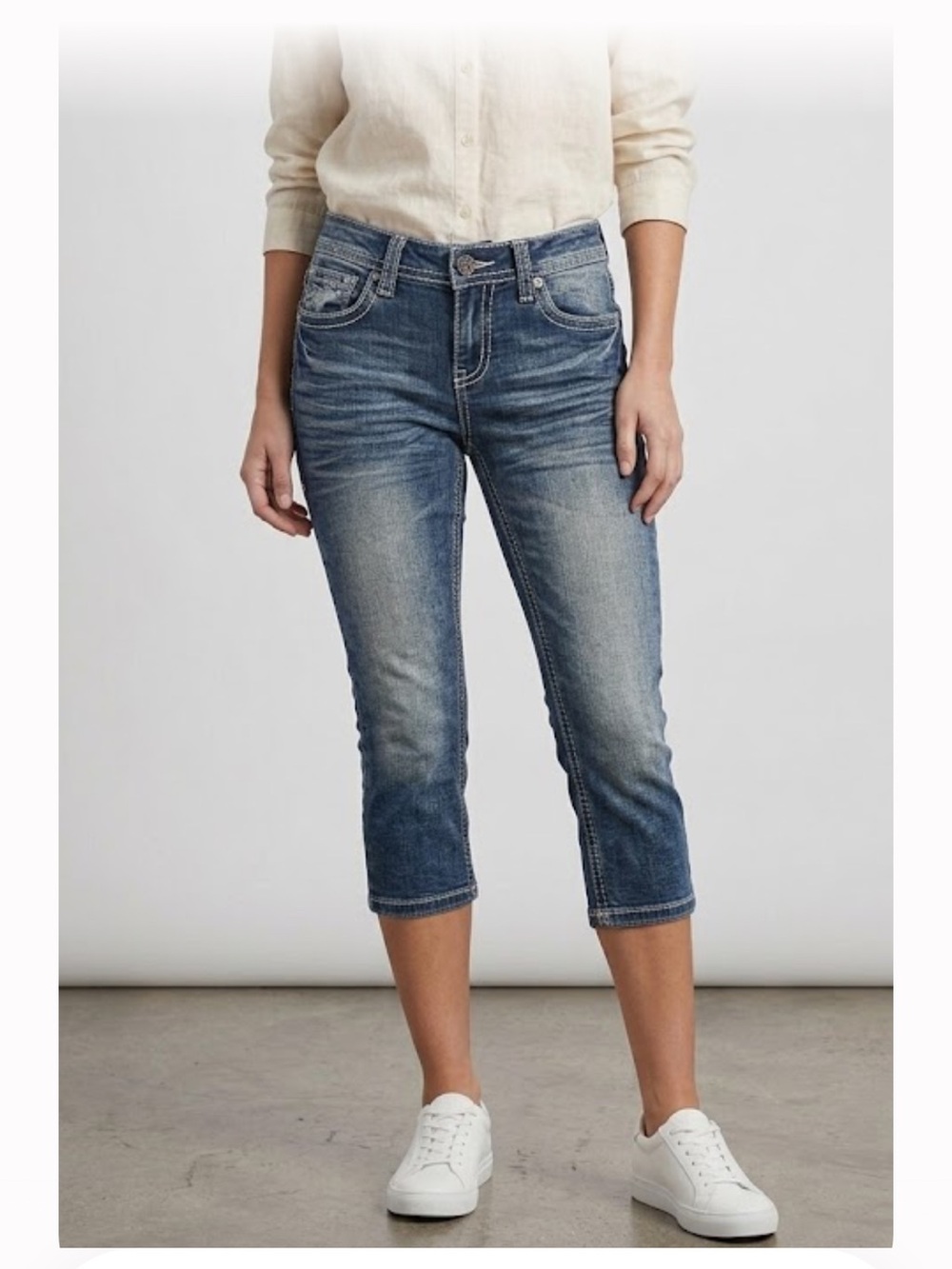 Crop Jeans Capri with Embroidered pockets